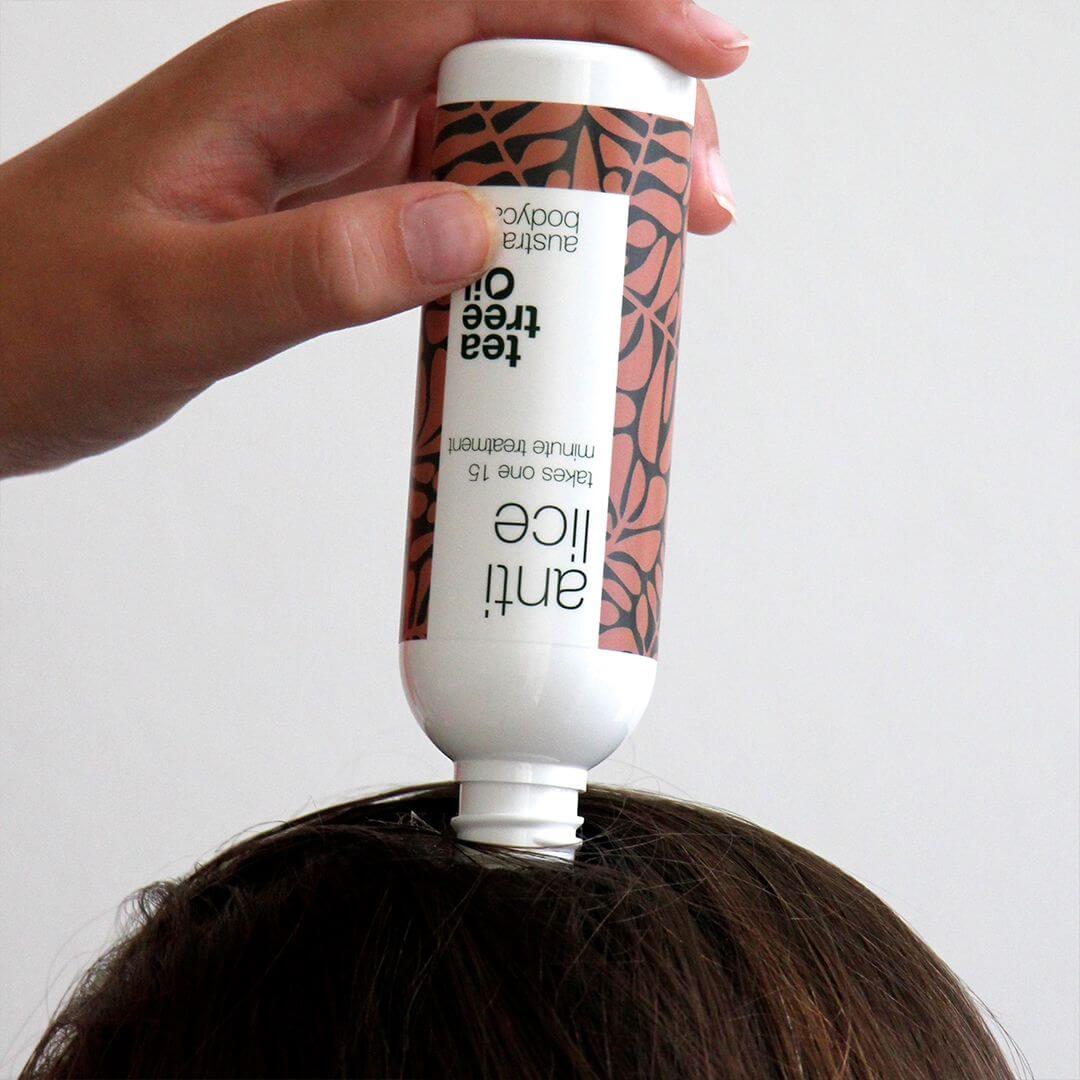 2 Läuseprodukte, um Kopfläuse zu behandeln - Läusekur und vorbeugendes Läuseshampoo bei Problemen mit Läusen