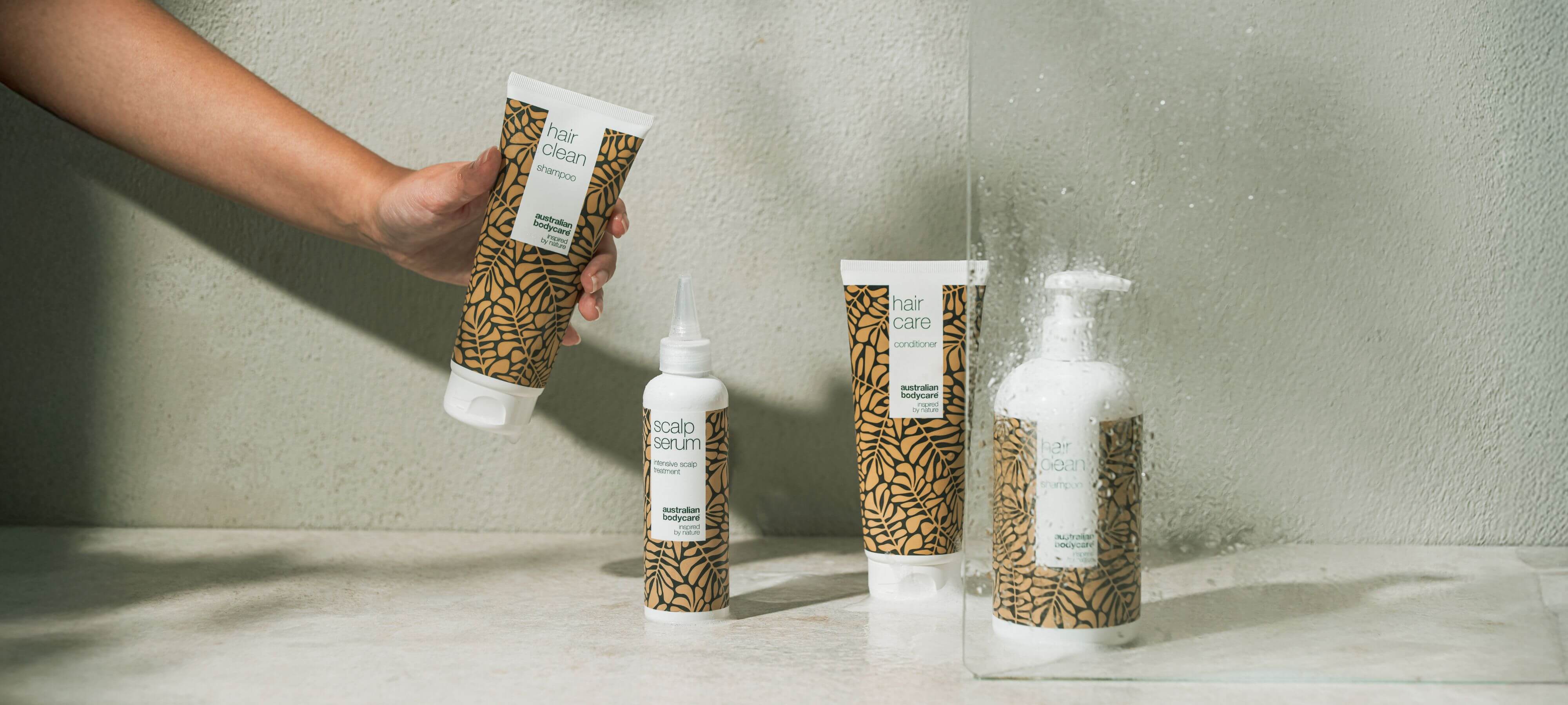 Produkte für Haare und Kopfhaut mit natürlichem Teebaumöl