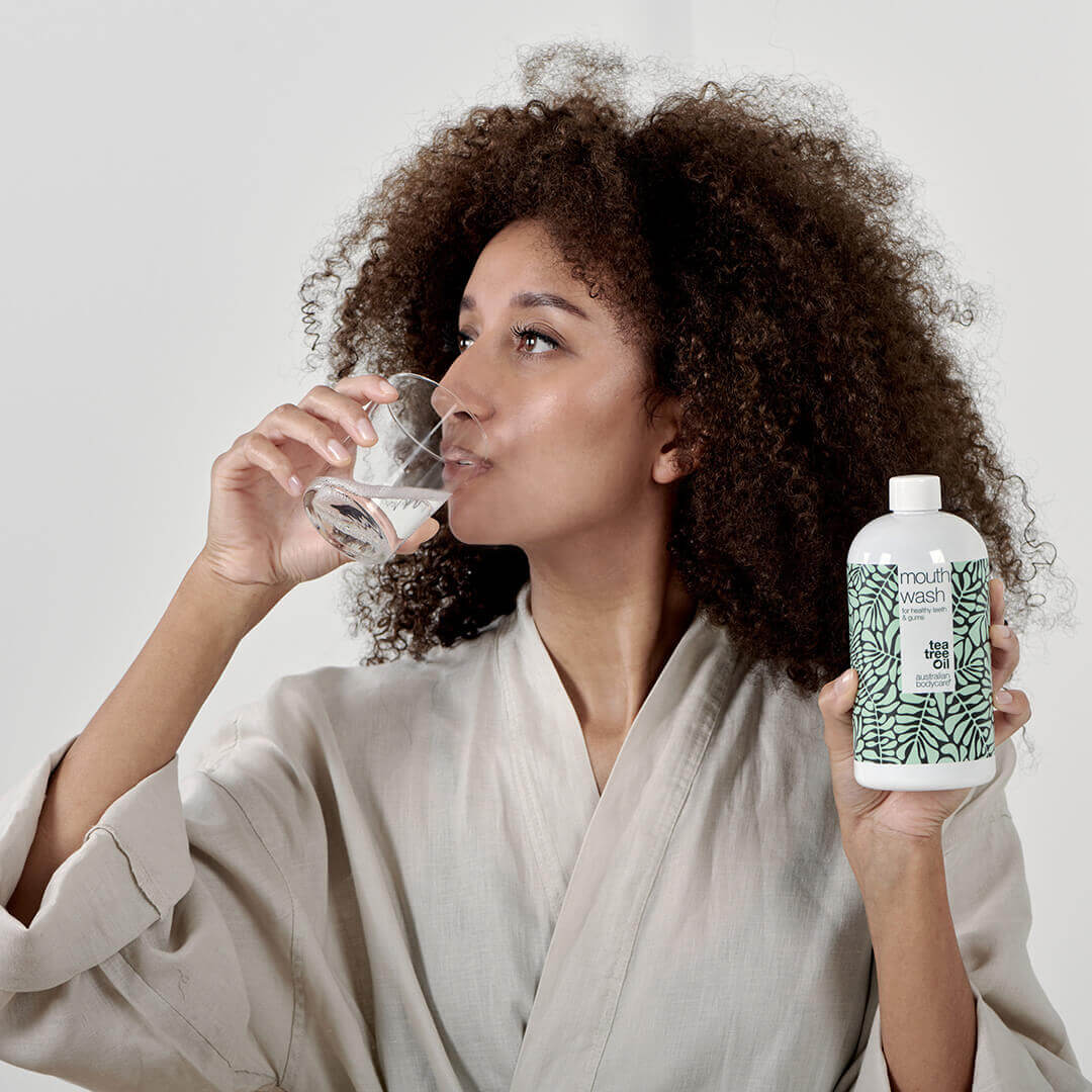 Teebaumöl Mundspülung - für Mundgeruch & zur Pflege bei Parodontose und Pilzinfektion