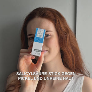 Salicylsäure SOS Stick gegen Pickel und Rötungen — Salicylsäure SOS Stick klärt fettige, unreine Haut. Reinigt, beruhigt und beugt neuen Unreinheiten vor. Mit Salicylsäure.