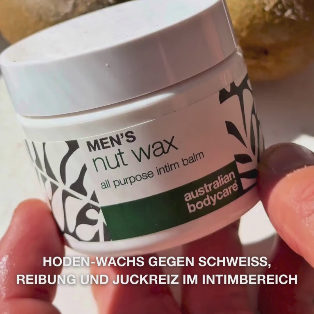 Nut Wax für Männer gegen Schweiß, Reibung und Geruch im Intimbereich. Spendet Feuchtigkeit und schützt die Haut mit Sheabutter, Squalan und Bisabolol.
