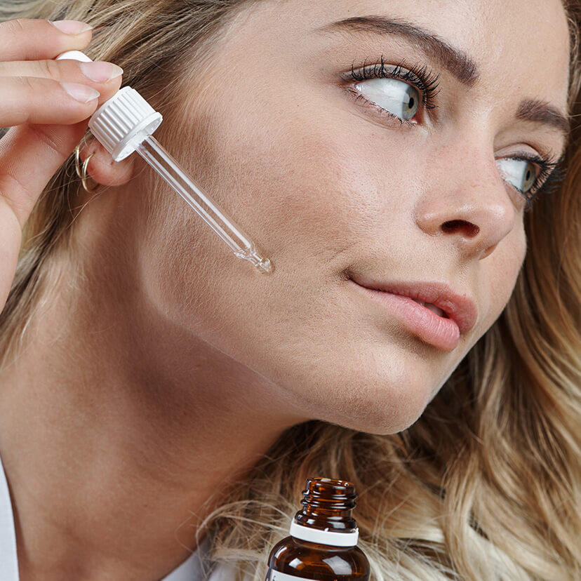 3 x Hyaluronsäure—Serum für strahlende Haut bei feinen Linien — Mit Hyaluronsäure 2 % und Vitamin B5 bei feinen Linien und Falten