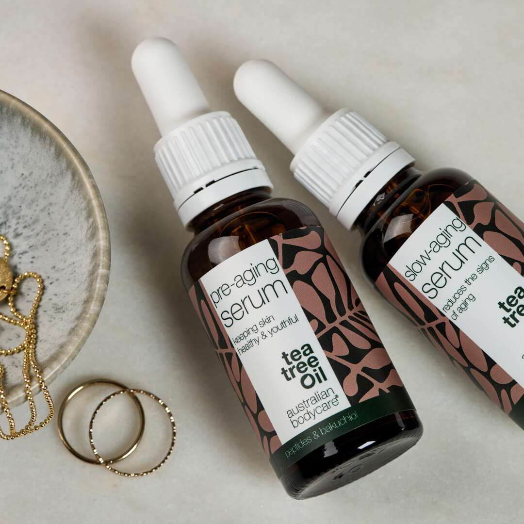 Pre-Aging Serum zur Vorbeugung von Alterserscheinungen — Anti-Falten-Gesichtsserum mit Hyaluronsäure, Peptiden & Koffein gegen Falten